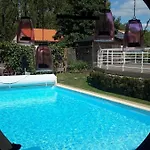 A La Topaze #gite Calme #3 Pers #piscine Privee #cholet #wifi Debit #preau #cholet #parc Japonais #puy Du F Ou Casa de hóspedes