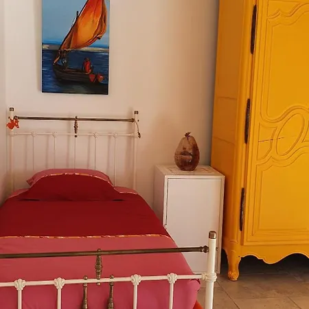 Calme: Tranquil With Pool And High-speed Wi-fi Guest house 3*