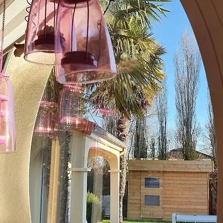 A La Topaze #gite Calme #3 Pers #piscine Privee #cholet #wifi Debit #preau #cholet #parc Japonais #puy Du F Ou Vendégház Le May-sur-Èvre